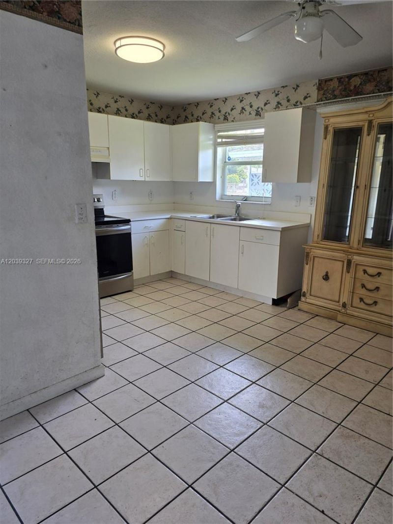 2581 NW 15th Ct, Fort Lauderdale, FL 33311 Photo
