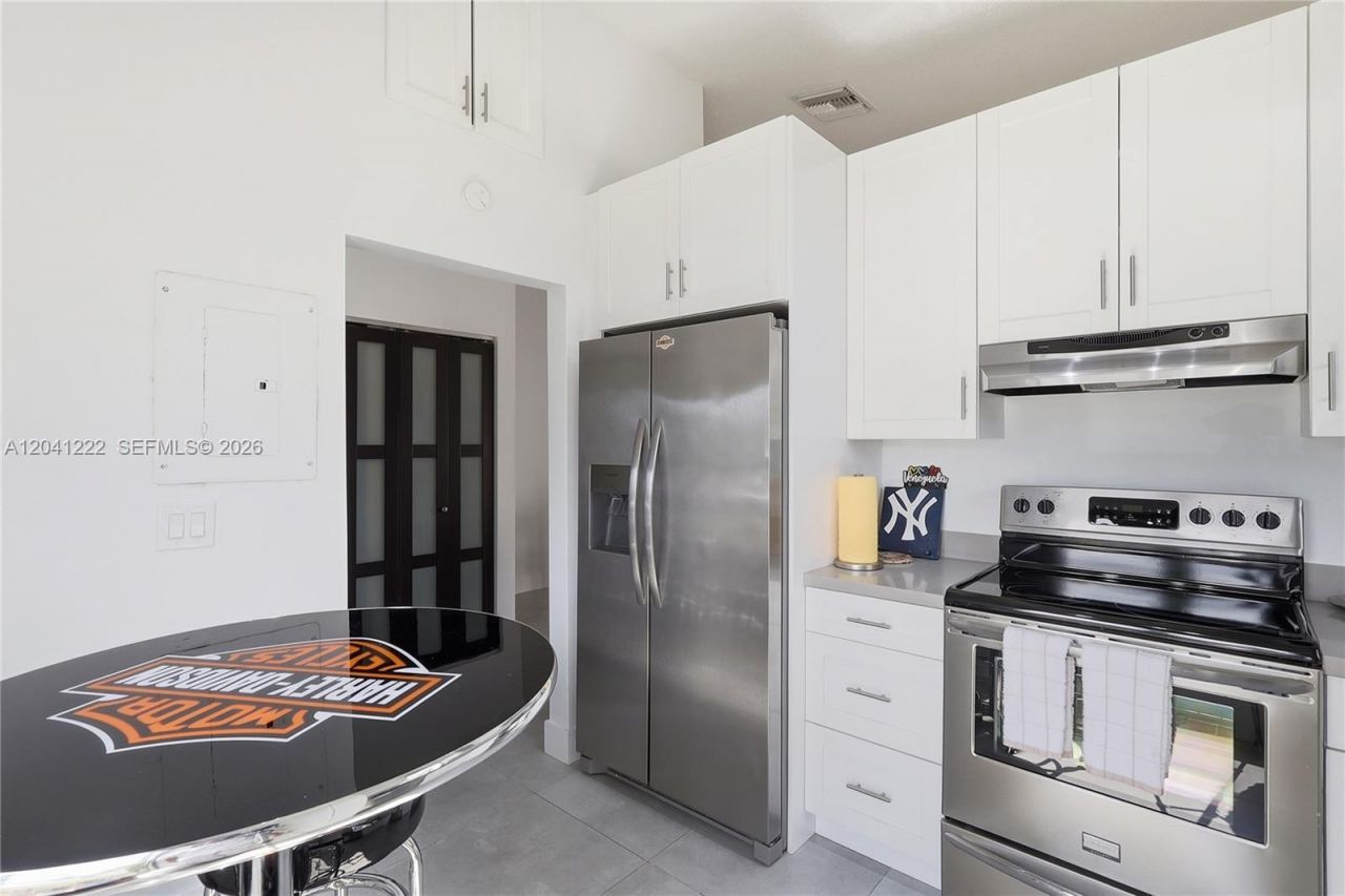 6443 SW 152nd Cir Pl, Unit 22-43, Miami, FL 33193 Photo