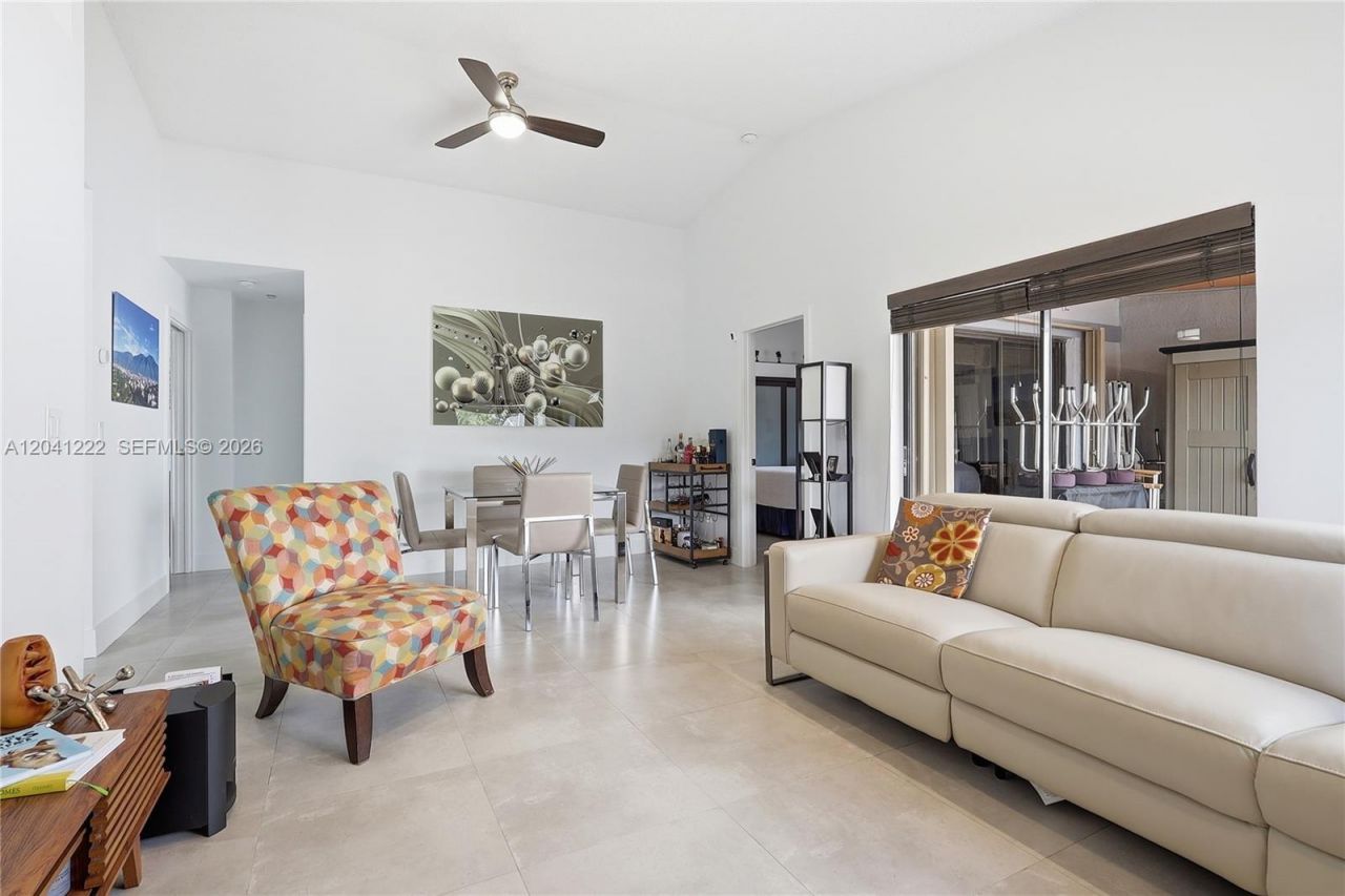 6443 SW 152nd Cir Pl, Unit 22-43, Miami, FL 33193 Photo