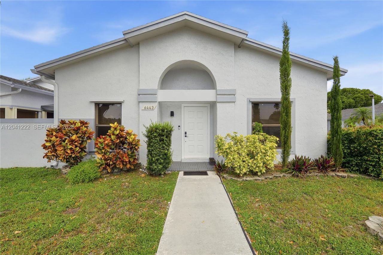 6443 SW 152nd Cir Pl, Unit 22-43, Miami, FL 33193 Photo