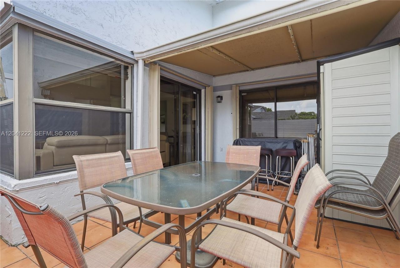 6443 SW 152nd Cir Pl, Unit 22-43, Miami, FL 33193 Photo