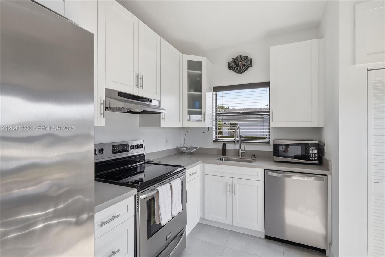 6443 SW 152nd Cir Pl, Unit 22-43, Miami, FL 33193 Photo