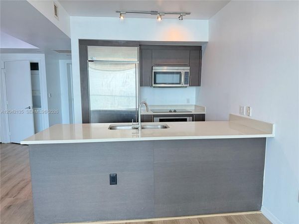 55 SE 6th St, Unit 3900, Miami, FL 33131