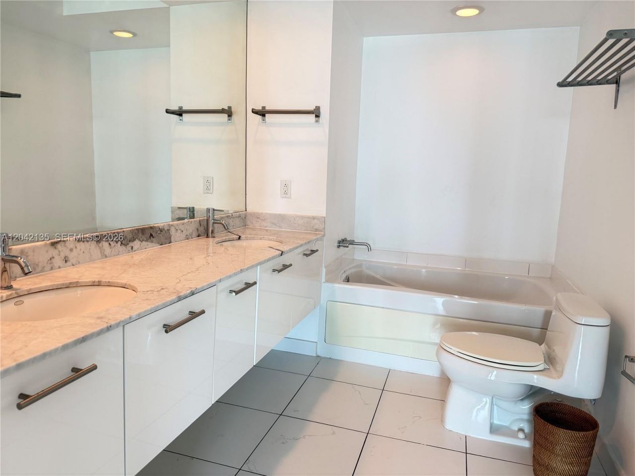 55 SE 6th St, Unit 3900, Miami, FL 33131 Photo
