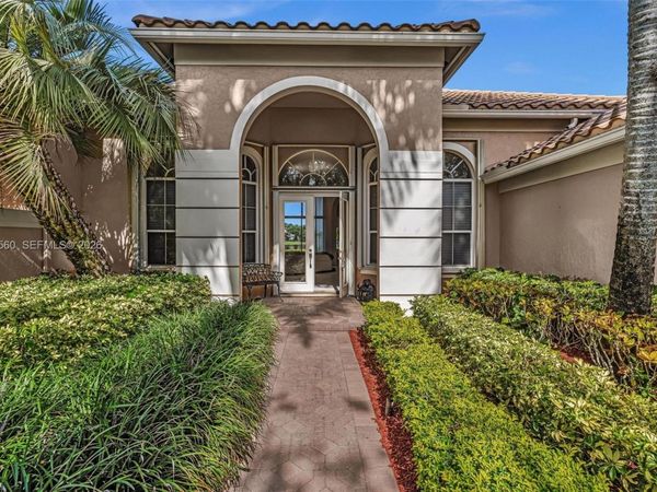 2733 Meadowood Dr , Weston, FL 33332