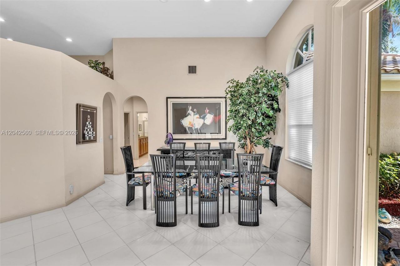 2733 Meadowood Dr , Weston, FL 33332 Photo
