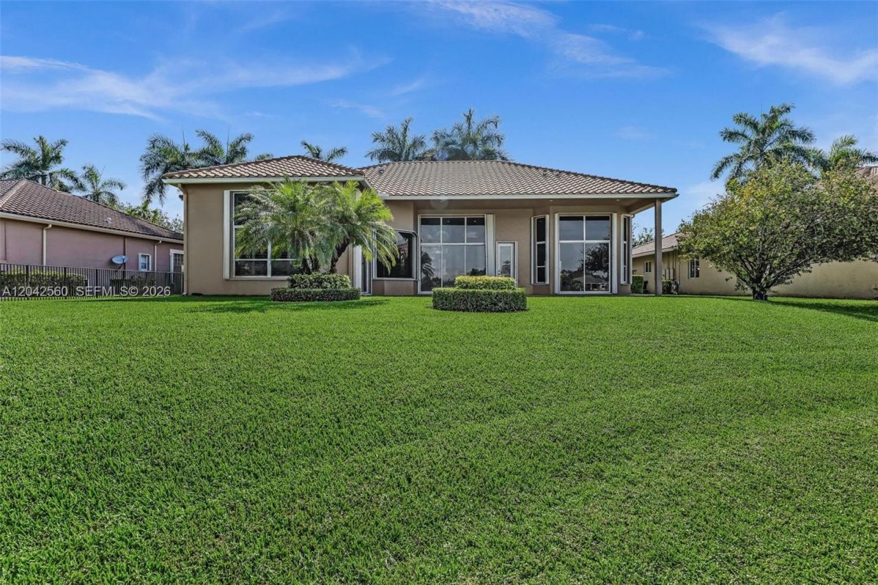 2733 Meadowood Dr , Weston, FL 33332 Photo
