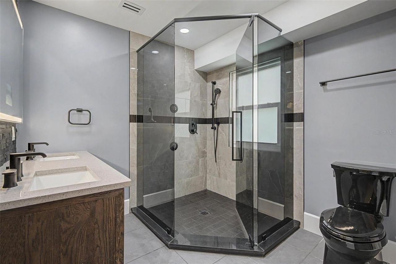 3781 Executive Drive, Palm Harbor, FL 34685 Photo