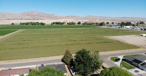 230 N Mountain View Street, Yerington, NV 89447 Photo