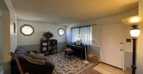 230 N Mountain View Street, Yerington, NV 89447 Photo
