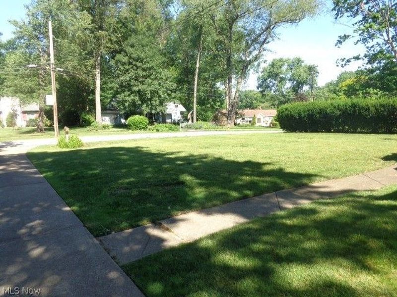 4455 Root Road, North Olmsted, OH 44070 Photo 3