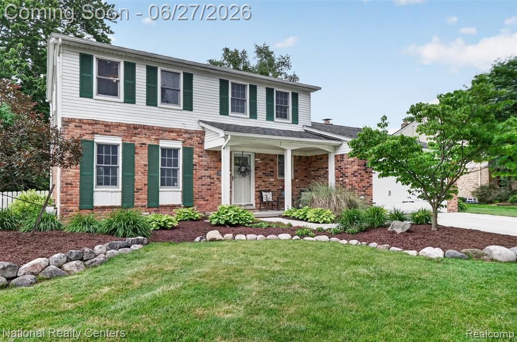 19682 Stamford Drive, Livonia, MI 48152 Main Photo