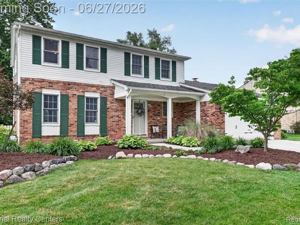 19682 Stamford Drive, Livonia, MI 48152