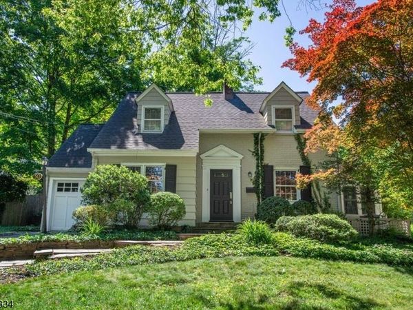 50 Parkview Ter, Summit, NJ 07901