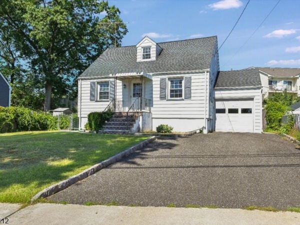 43 Urma Pl, Saddle Brook, NJ 07663