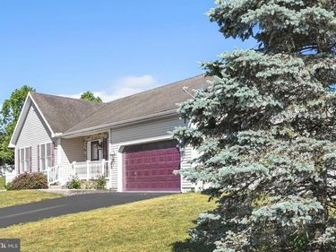 1 MIDLAND COVE , PINE GROVE, PA 17963