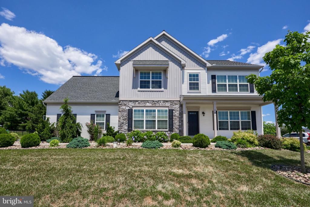 141 E VALLEY ROAD , DENVER, PA 17517