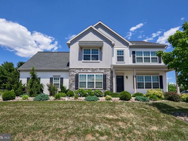 141 E VALLEY ROAD, DENVER, PA 17517