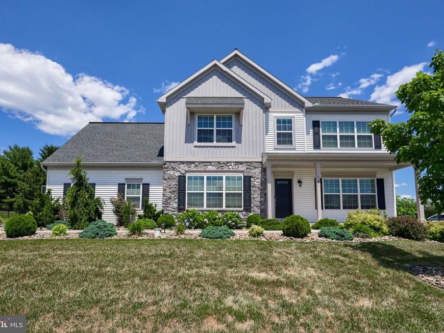 141 E Valley Road, Denver, PA 17517 Main Photo