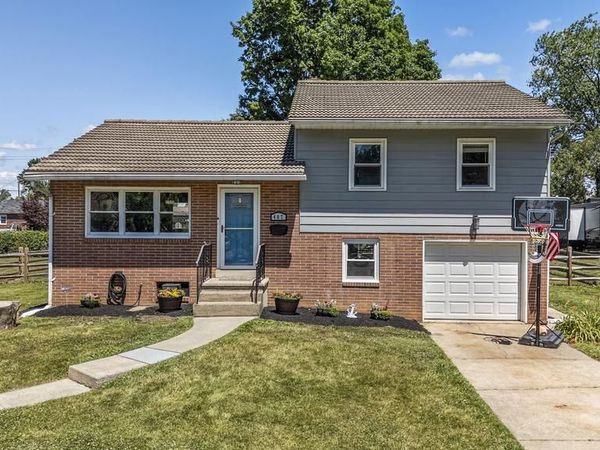 407 W RACE STREET, FLEETWOOD, PA 19522