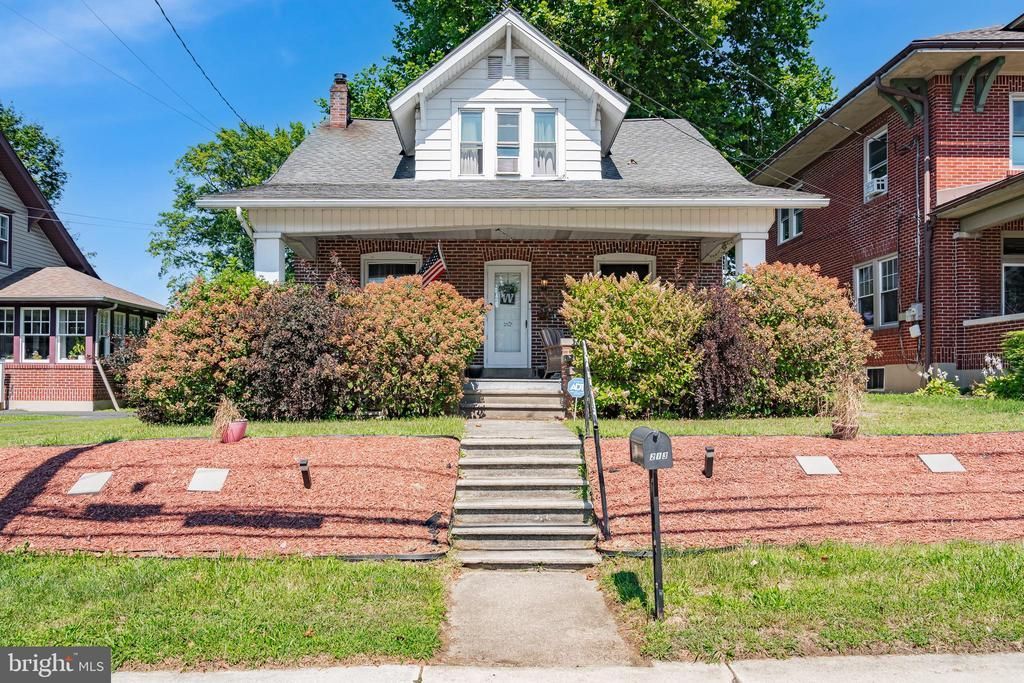 213 E MAIN STREET , MACUNGIE, PA 18062