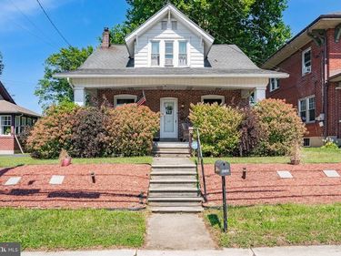 213 E MAIN STREET, MACUNGIE, PA 18062