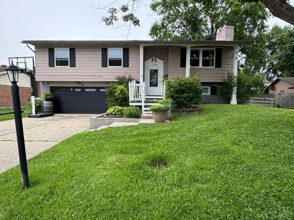 1310 Westmoor Drive, Wilmington, OH 45177