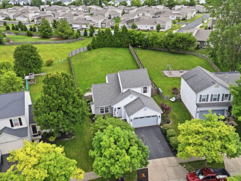 70 Lantern Chase Drive, Delaware, OH 43015 Photo 2