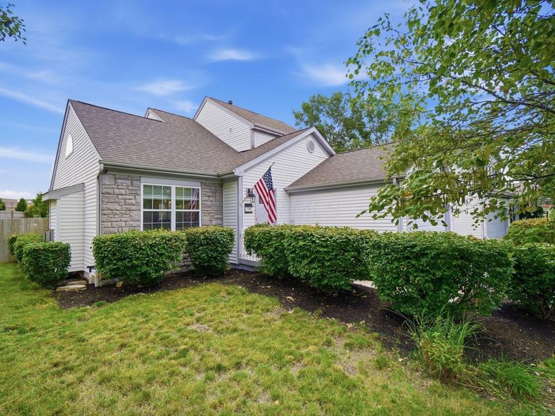 70 Lantern Chase Drive, Delaware, OH 43015 Photo 4