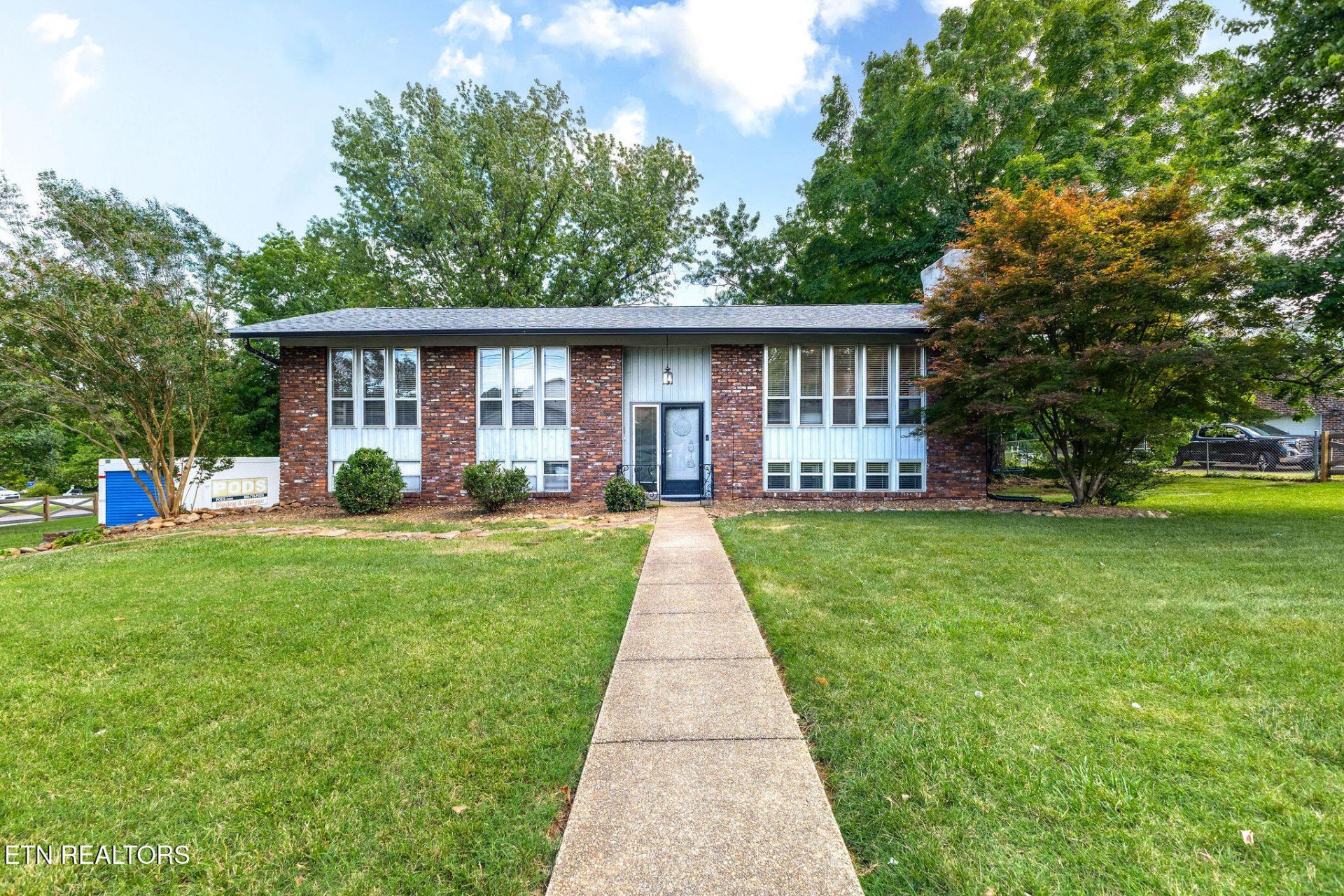 9000 Stately Circle, Knoxville, TN 37923 Main Photo