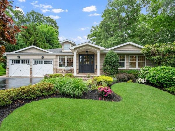 6 Colonial , Plainview, NY 11803