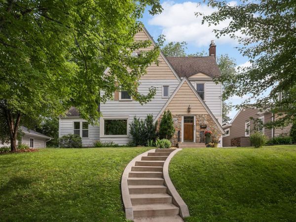 1648 Hillcrest Avenue, Saint Paul, MN 55116