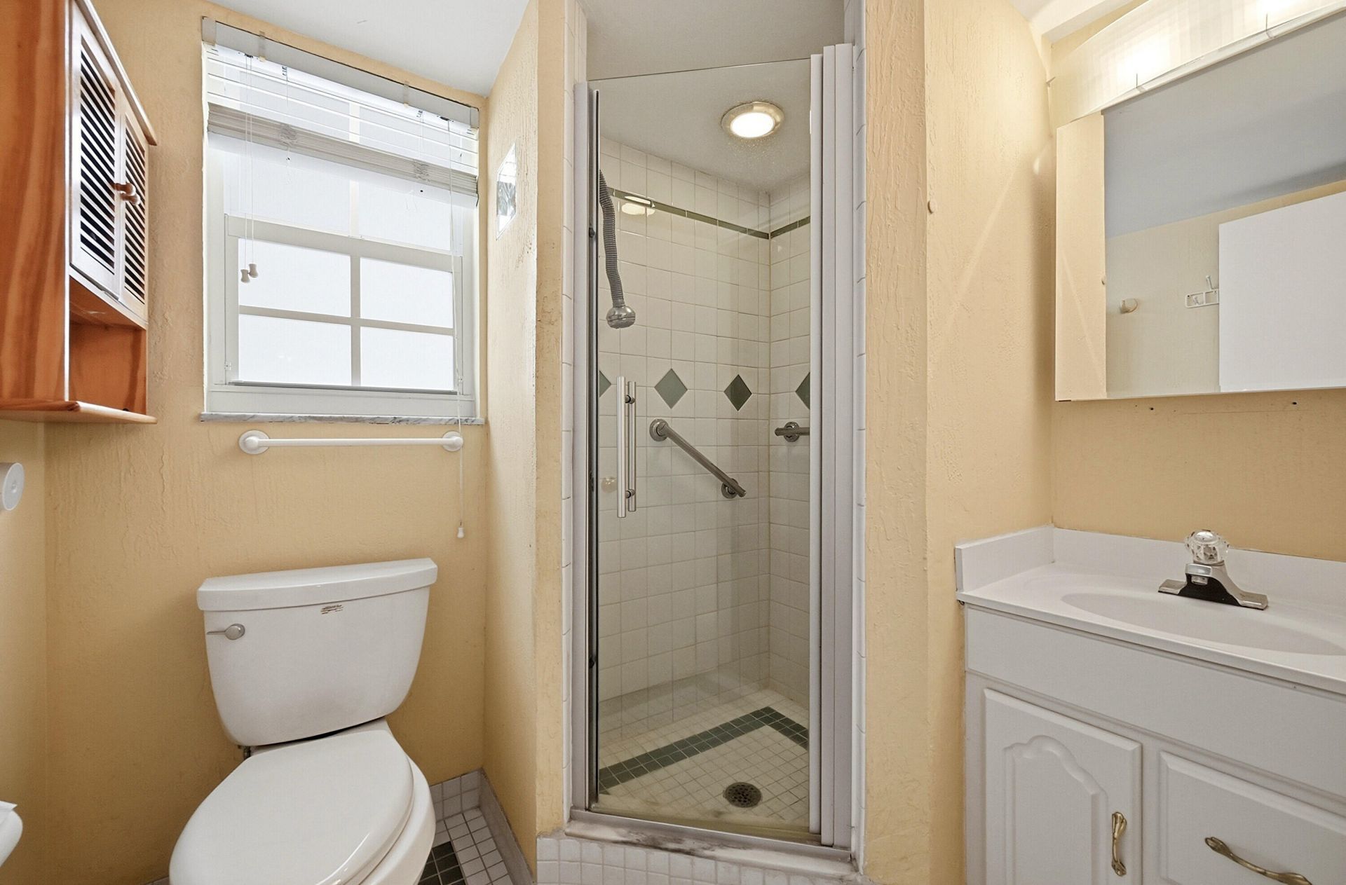 670 Tennis Club Drive, Unit 312, Fort Lauderdale, FL 33311 Photo