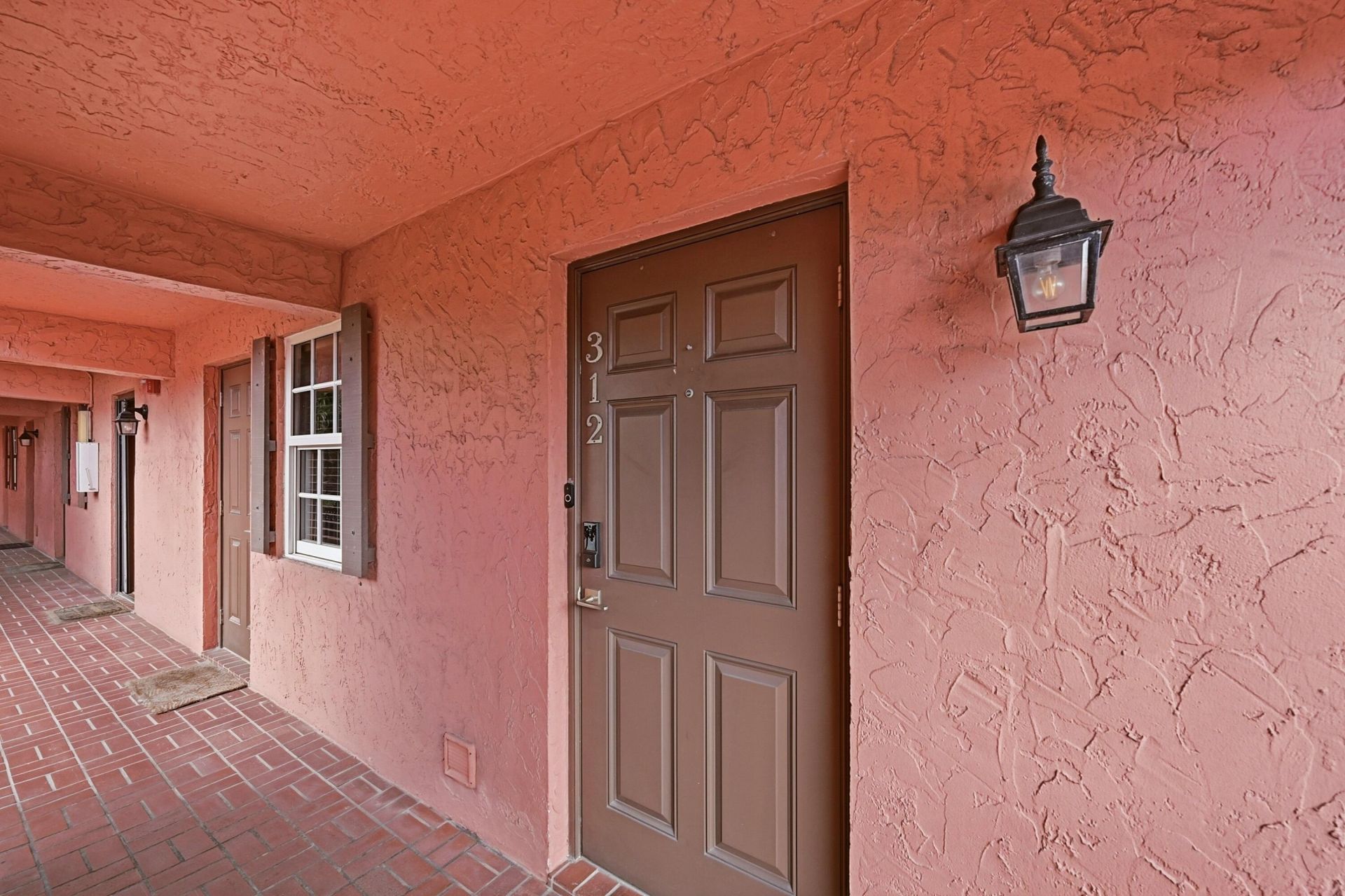670 Tennis Club Drive, Unit 312, Fort Lauderdale, FL 33311 Photo