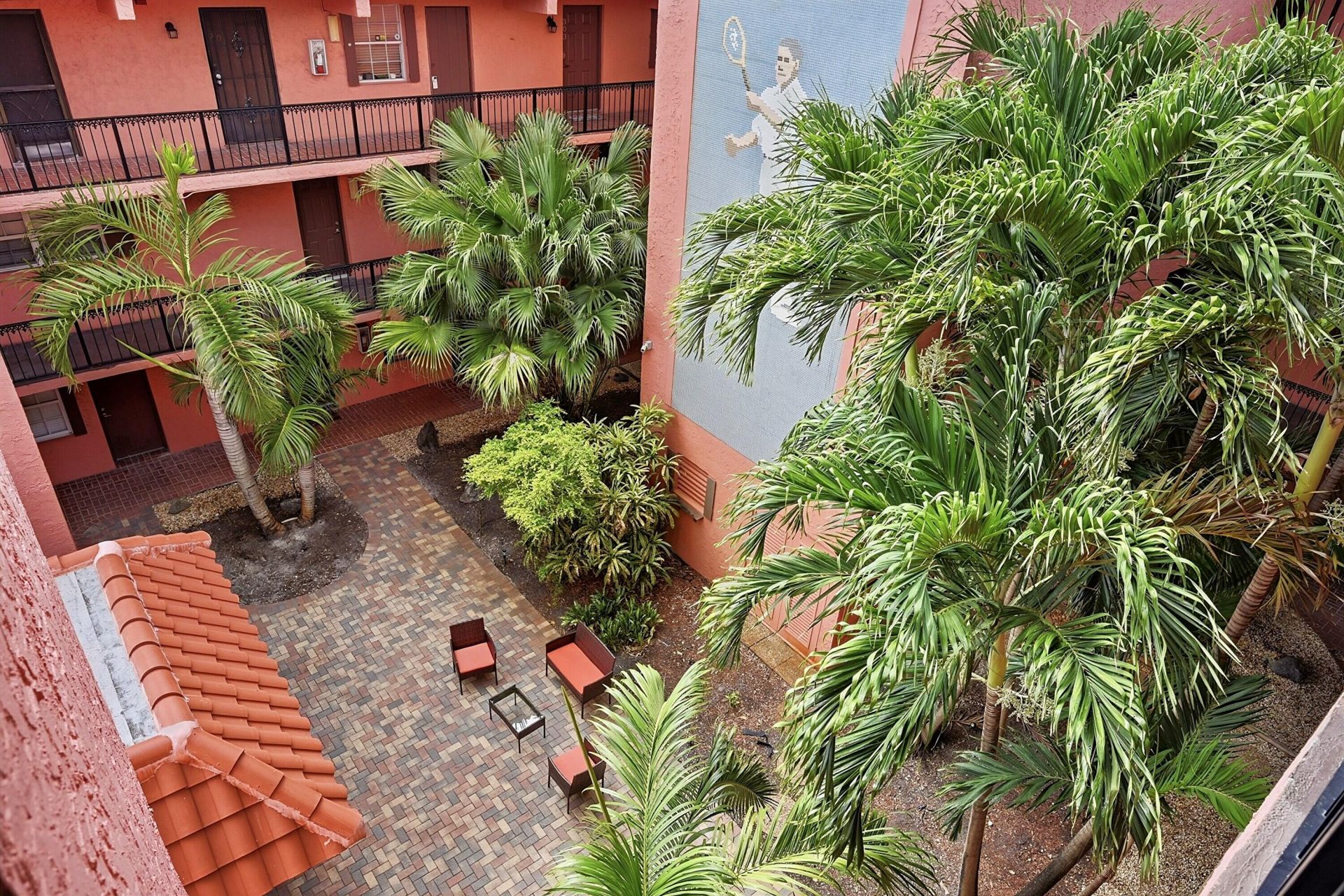 670 Tennis Club Drive, Unit 312, Fort Lauderdale, FL 33311 Photo