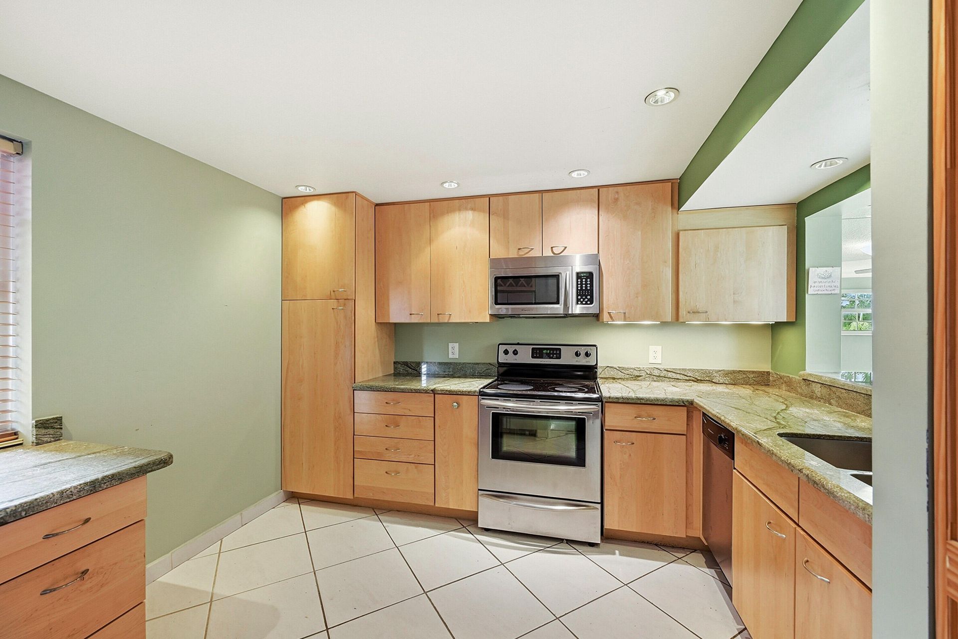670 Tennis Club Drive, Unit 312, Fort Lauderdale, FL 33311 Photo