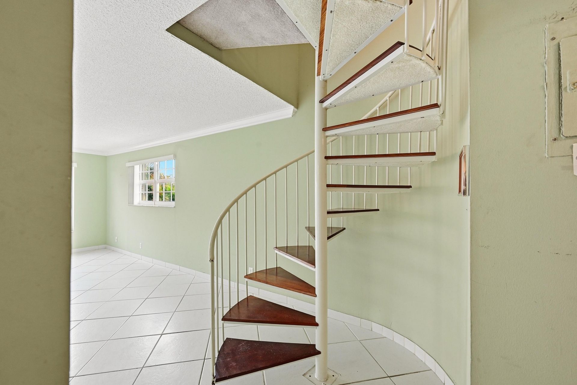 670 Tennis Club Drive, Unit 312, Fort Lauderdale, FL 33311 Photo