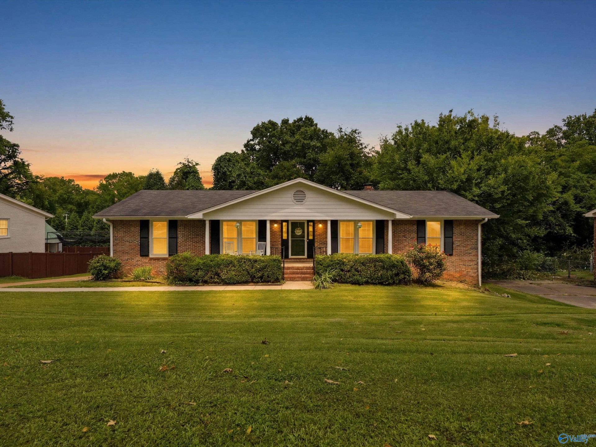 7613 Fleming Hills Drive Sw, Huntsville, AL 35802 Main Photo
