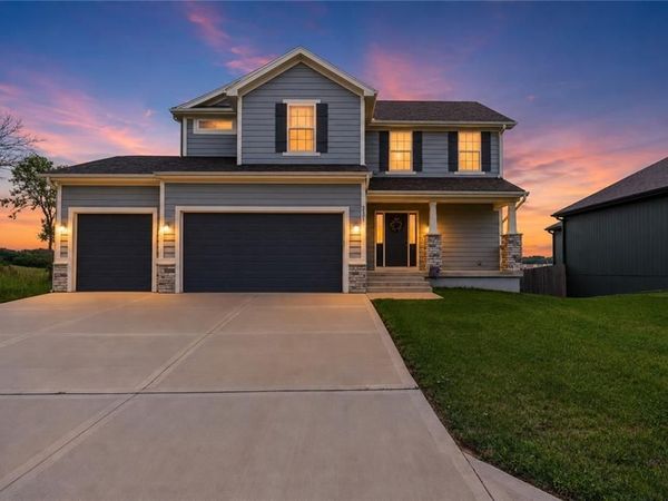 2301 S Eagle Court, Independence, MO 64057