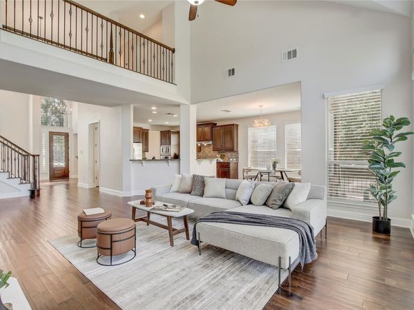 6613 Mitra DR, Austin, TX 78739