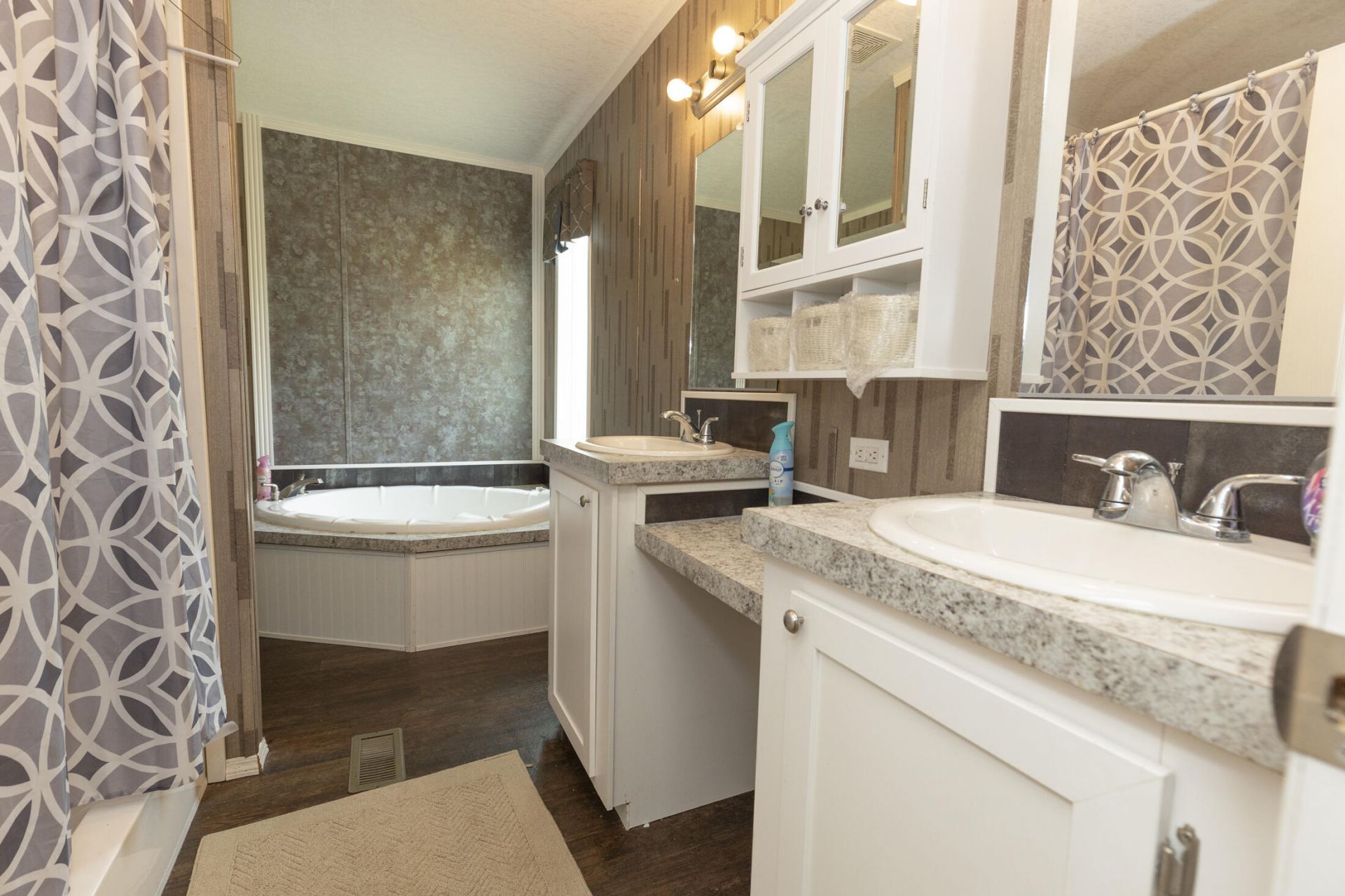 496 Hollyhock Road Photo 12