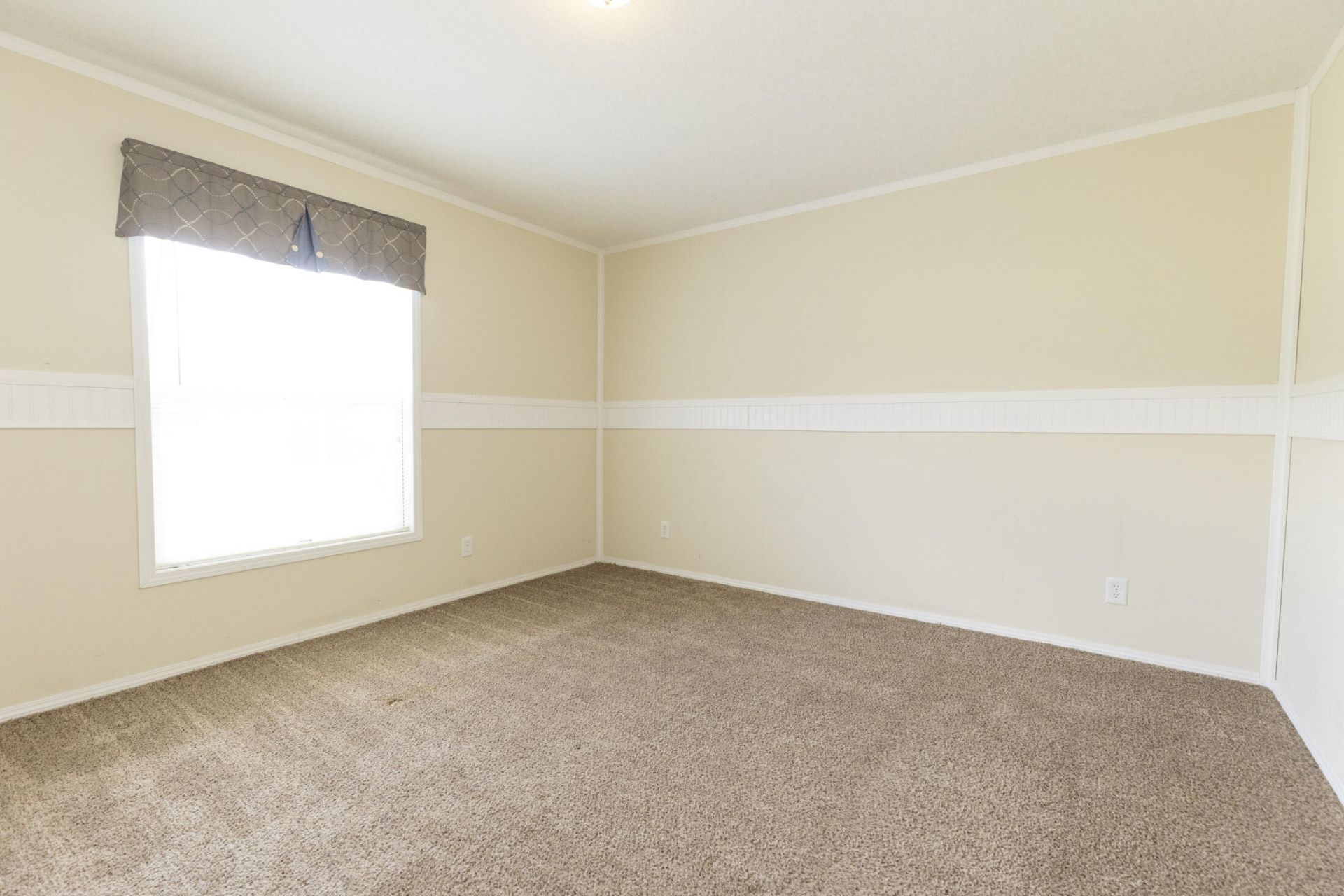 496 Hollyhock Road Photo 15