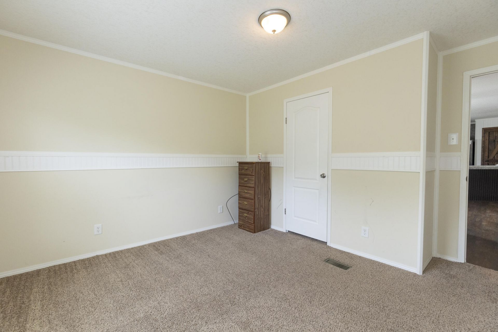 496 Hollyhock Road Photo 18