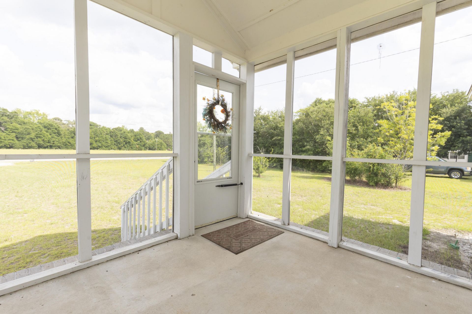 496 Hollyhock Road Photo 3
