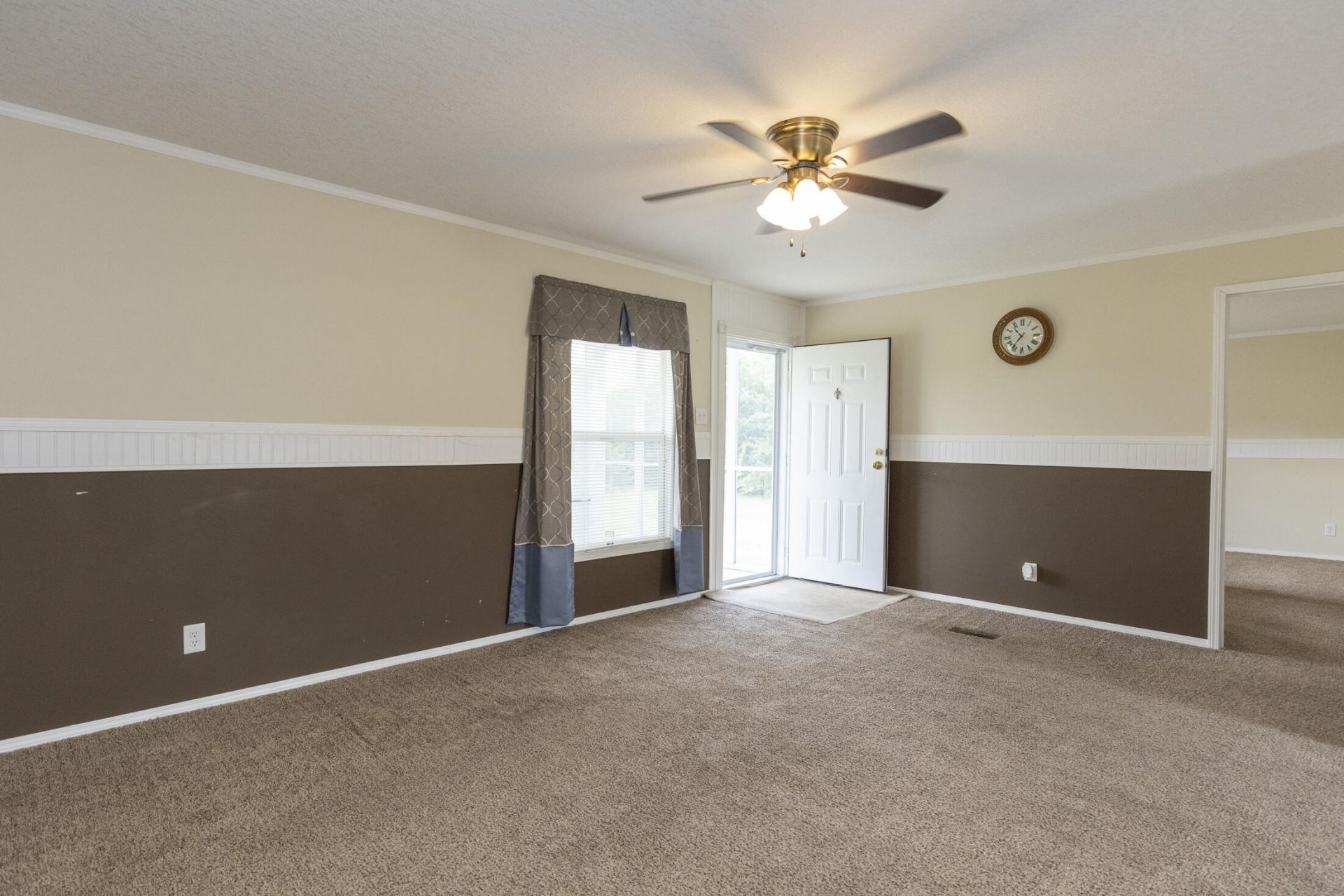 496 Hollyhock Road Photo 4