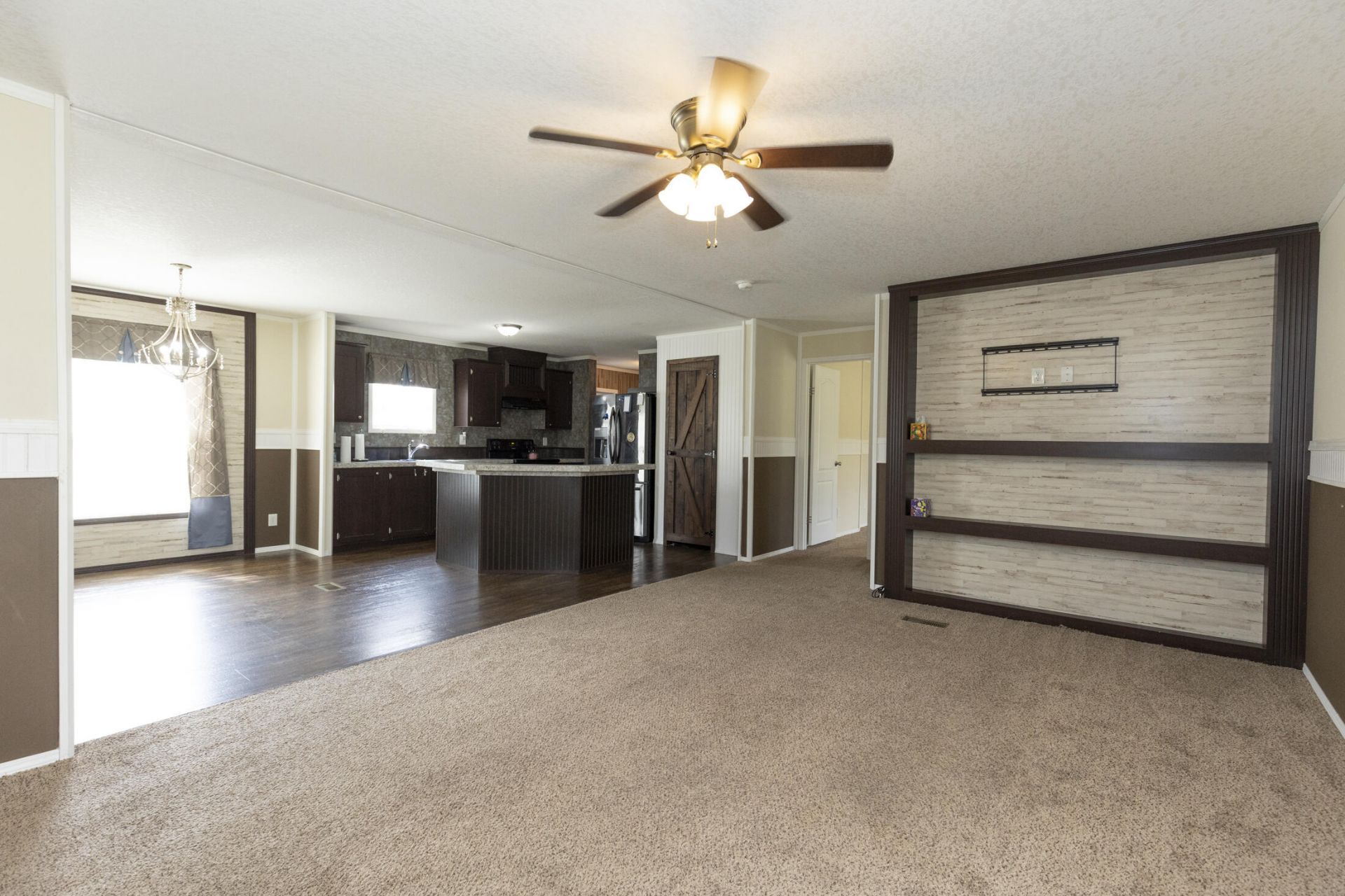 496 Hollyhock Road Photo 5