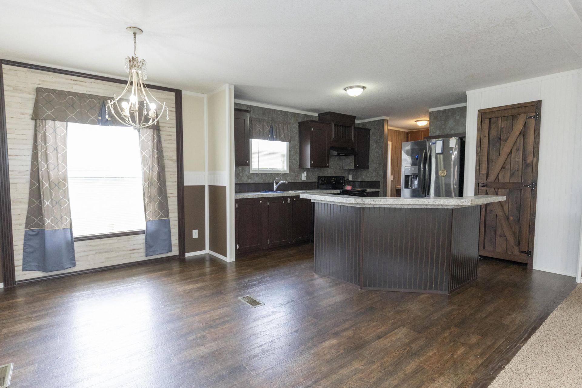 496 Hollyhock Road Photo 7
