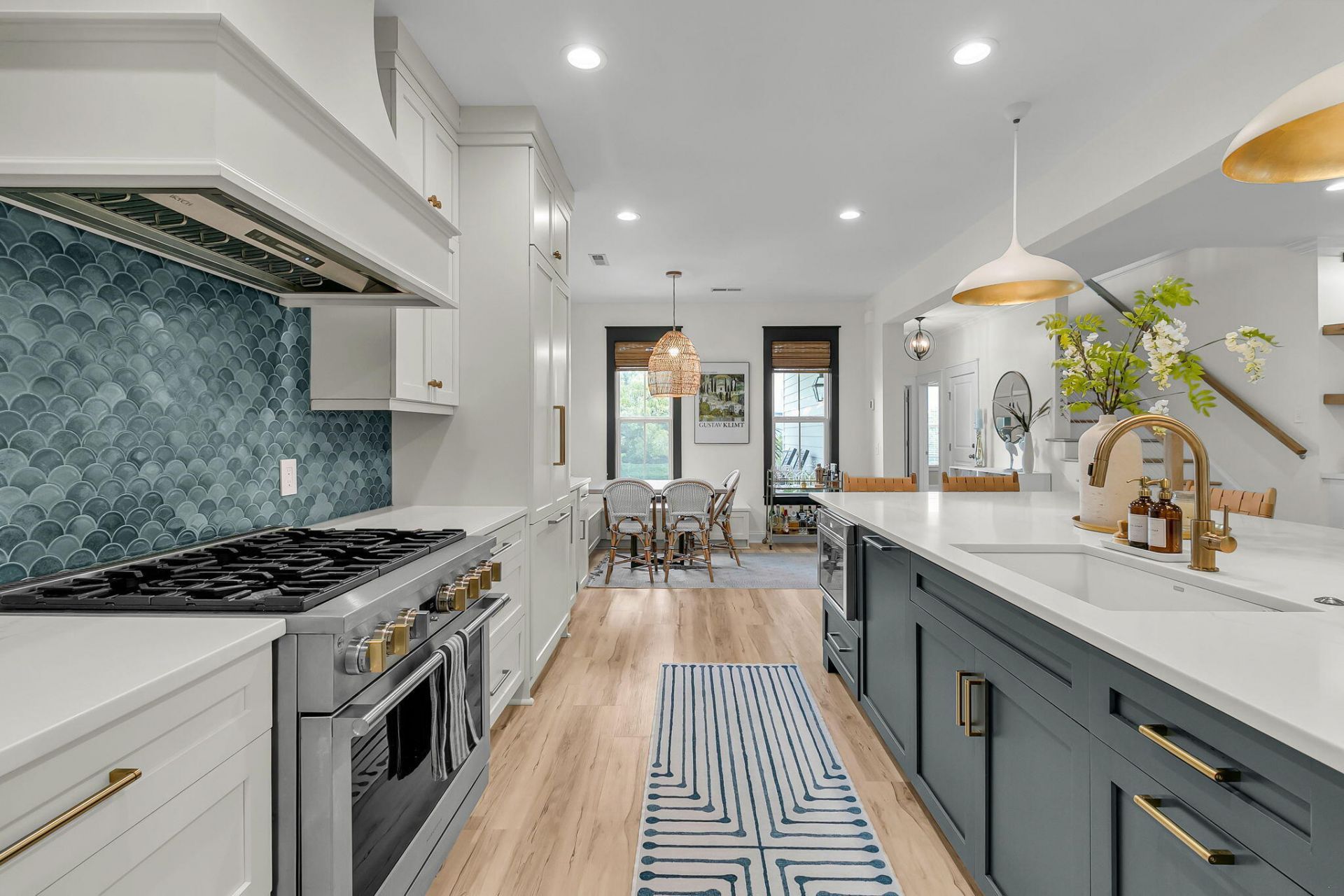 1053 Victoria Road Photo 10