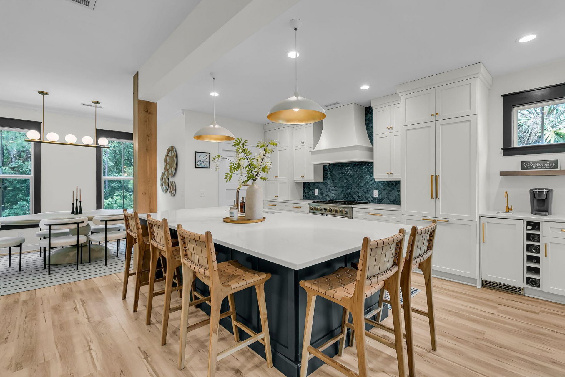 1053 Victoria Road Photo 11