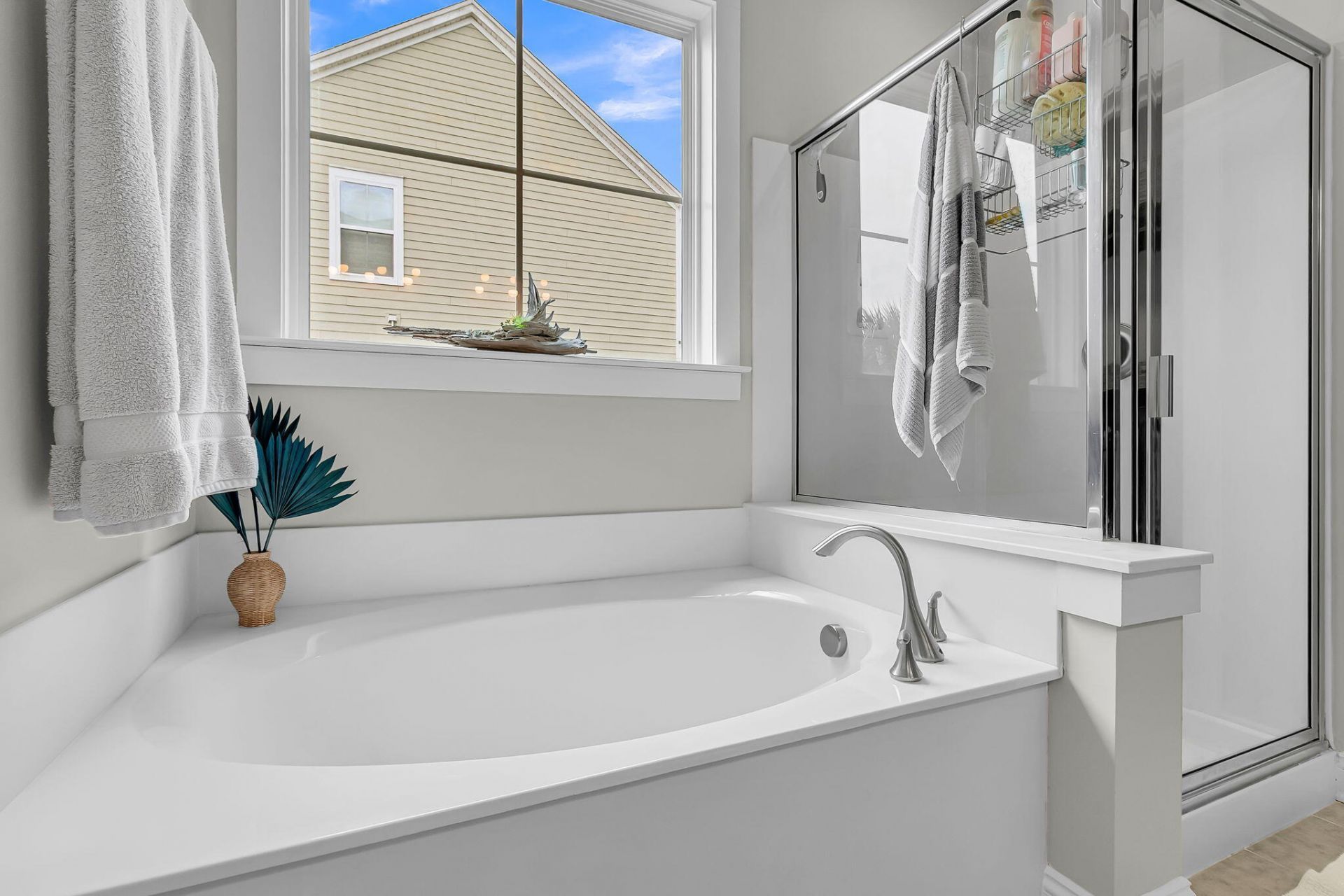 1053 Victoria Road Photo 21